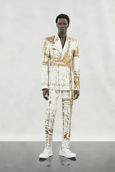 Look 30